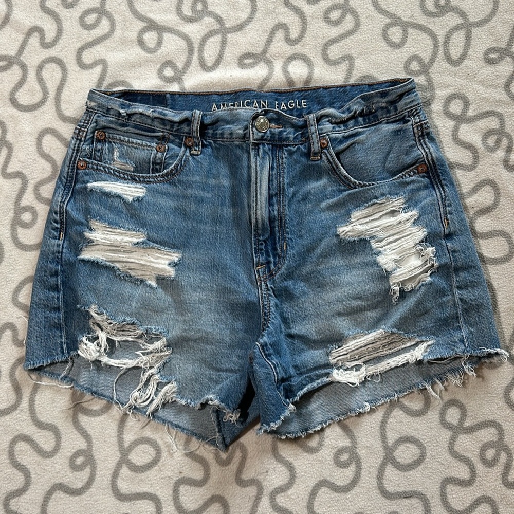 American Eagle 90’s Boyfriend Short